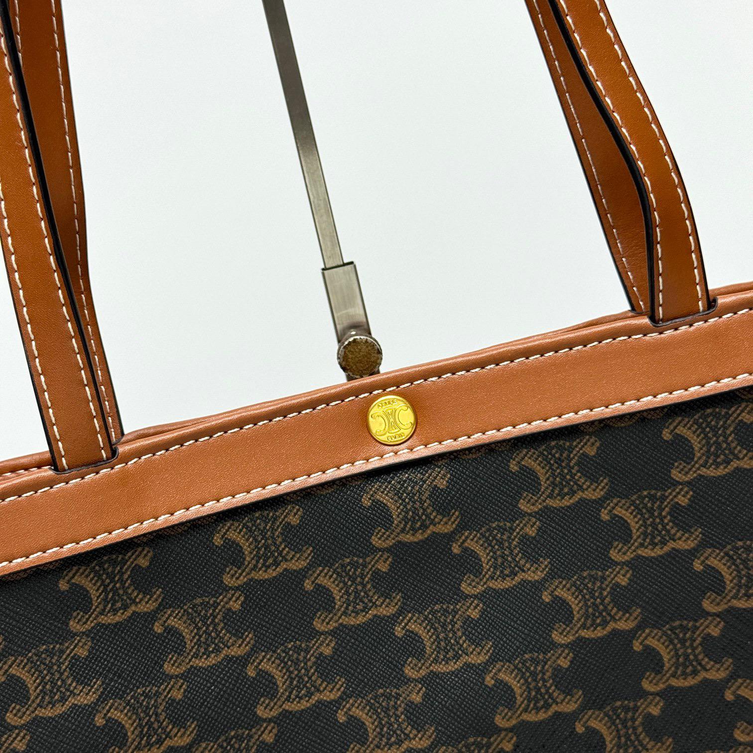 Celine LARGE FLAT SHOPPER IN TRIOMPHE CANVAS