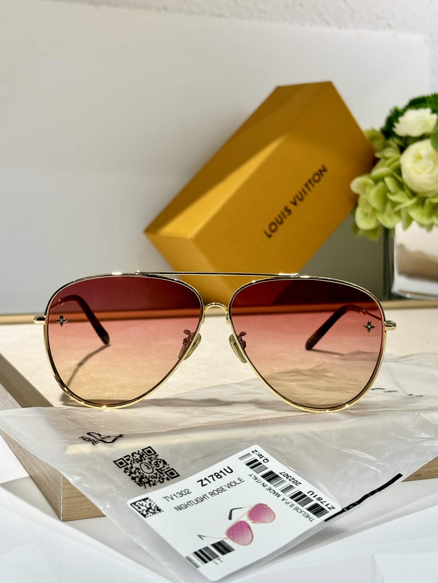 LV Women's Sunglasses