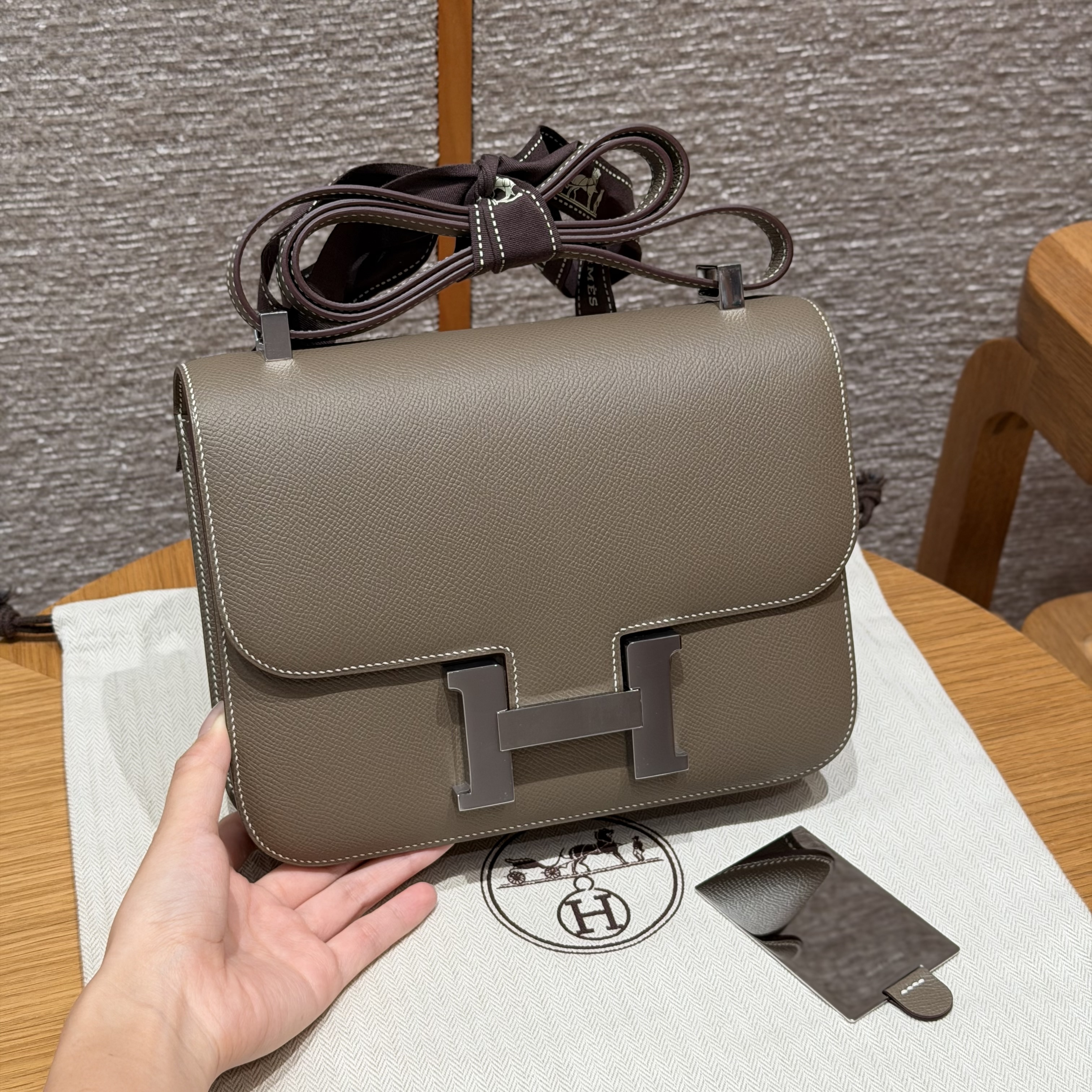 Hermes Etoupe Epsom Constance 24