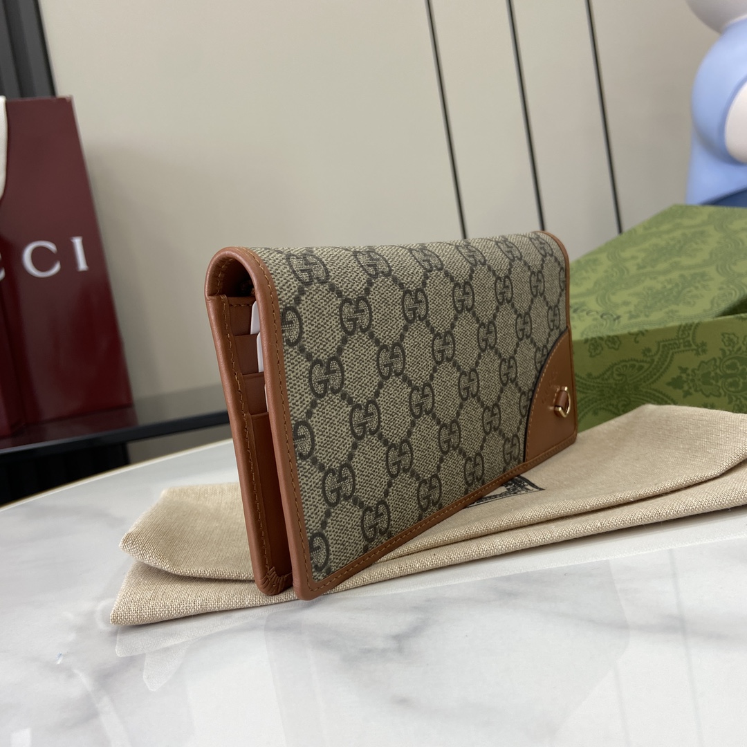 Gucci GG Emblem continental wallet 821802