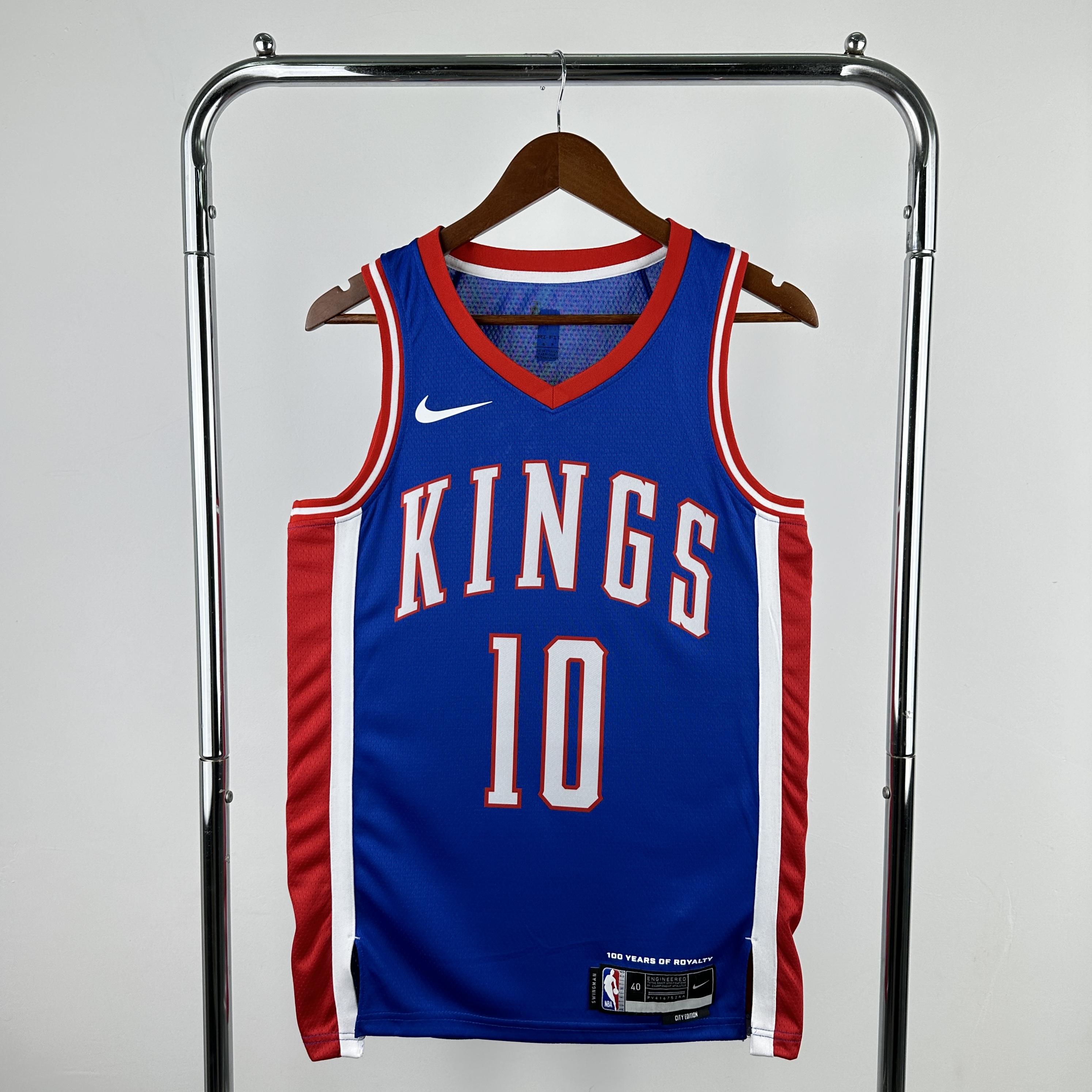25 SEASON SACRAMENTO KINGS CITY  #10 DerROZAN