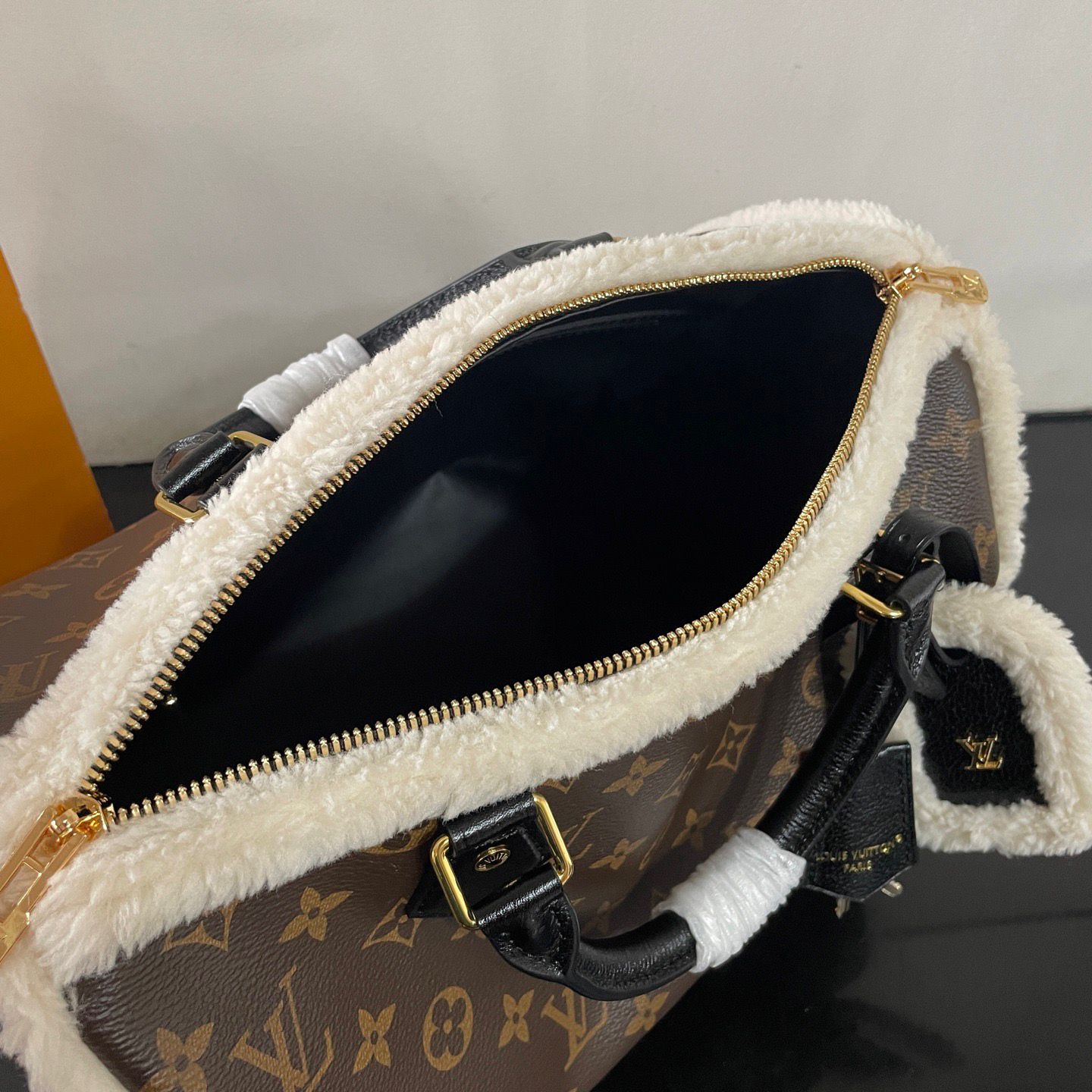 Louis Vuitton LV SPEEDY SOFT 30 TEDDY Handbag