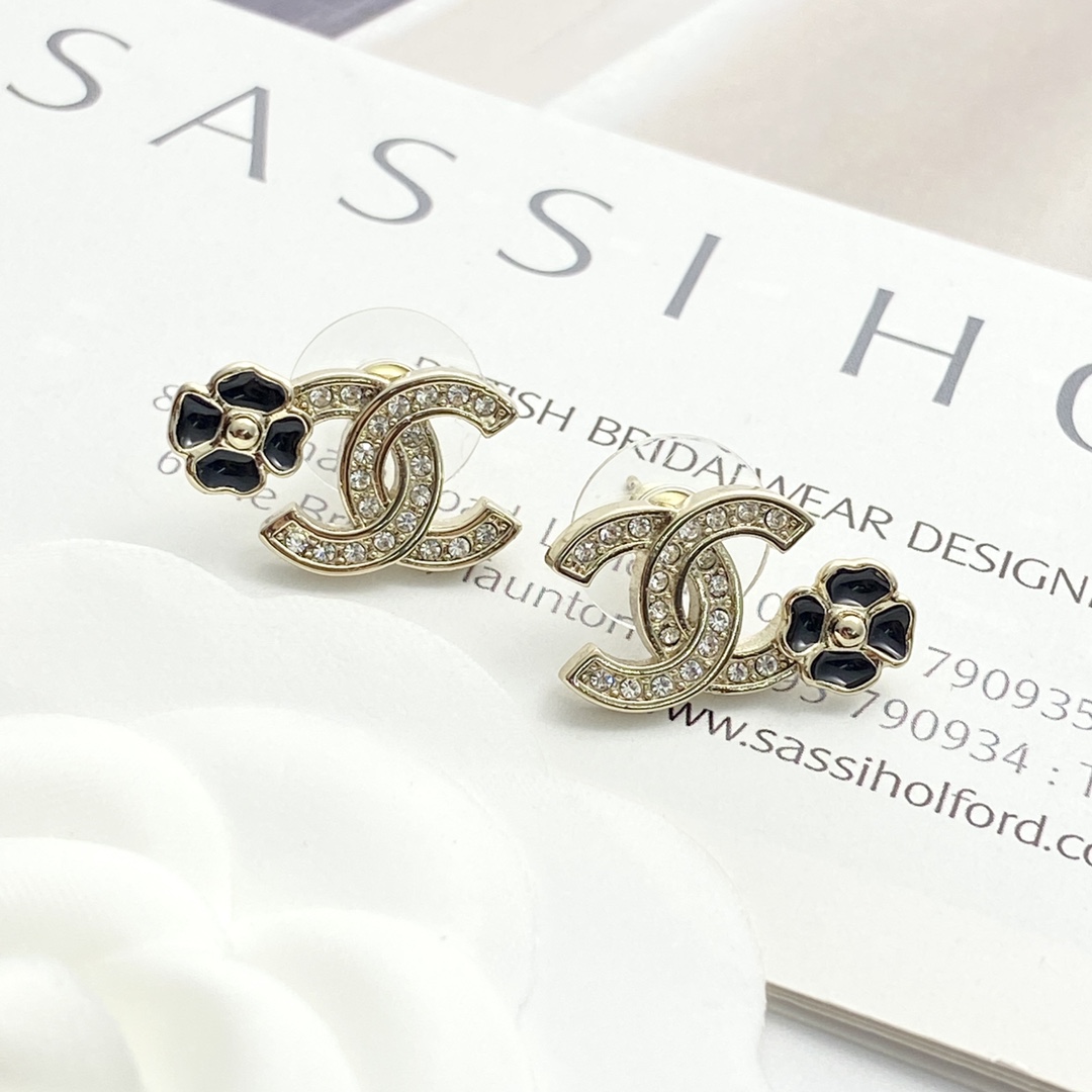Chanel Fashion Earrings