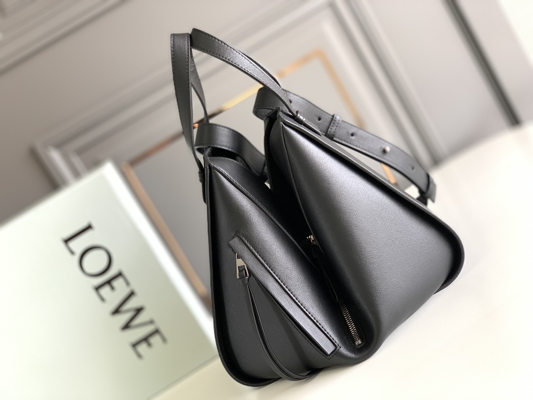 Loewe Small Hammock in Classic Calfskin-Black