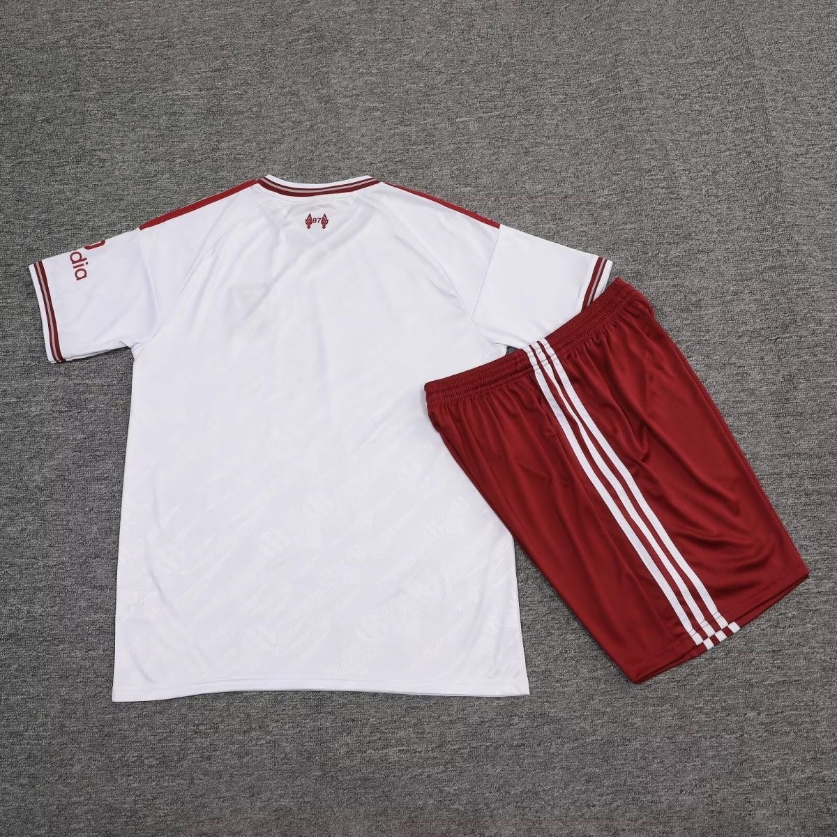 Kids Kit LVP 26/27 Away 16-28 - musan