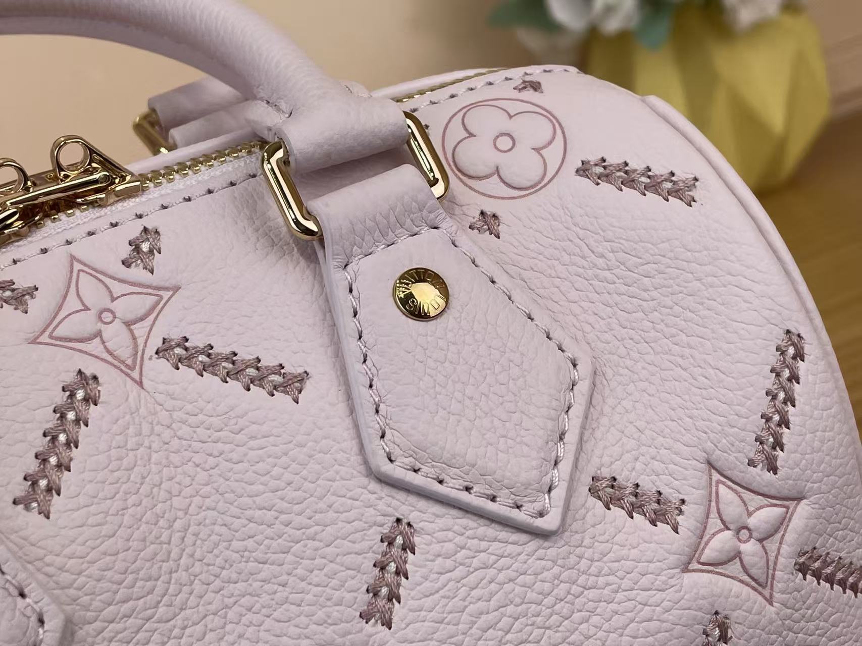 Louis Vuitton LV new pink embroidered Speedy Bandouli è re 20 handbag