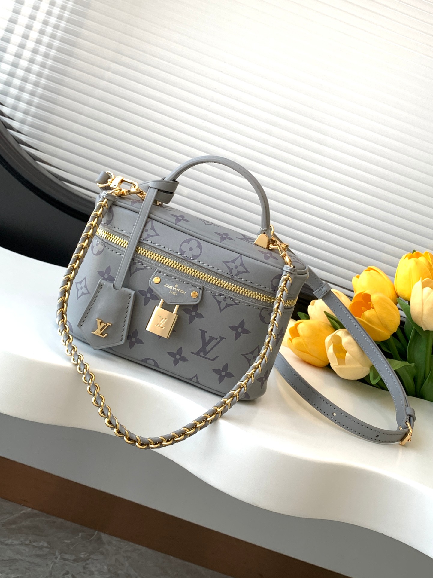 Louis Vuitton LV Mini Nice Vanity Case Gray Monogram Vernis Leather Chain Crossbody Top Handle Bag - KAIROO
