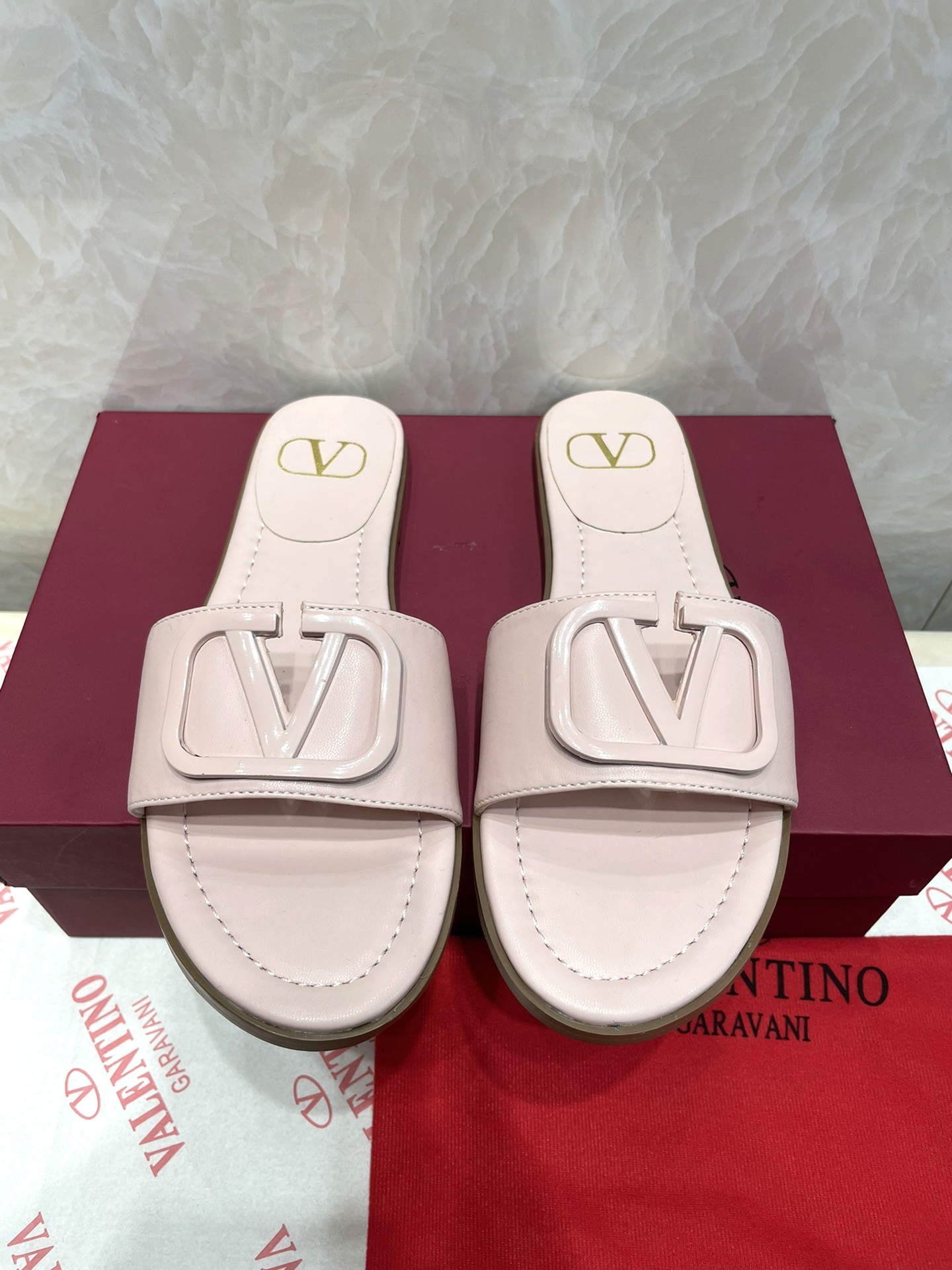Valentino Garavani Tonal VLogo Signature V Cut-out Upper Smooth Leather Slide Sandals - KAIROO