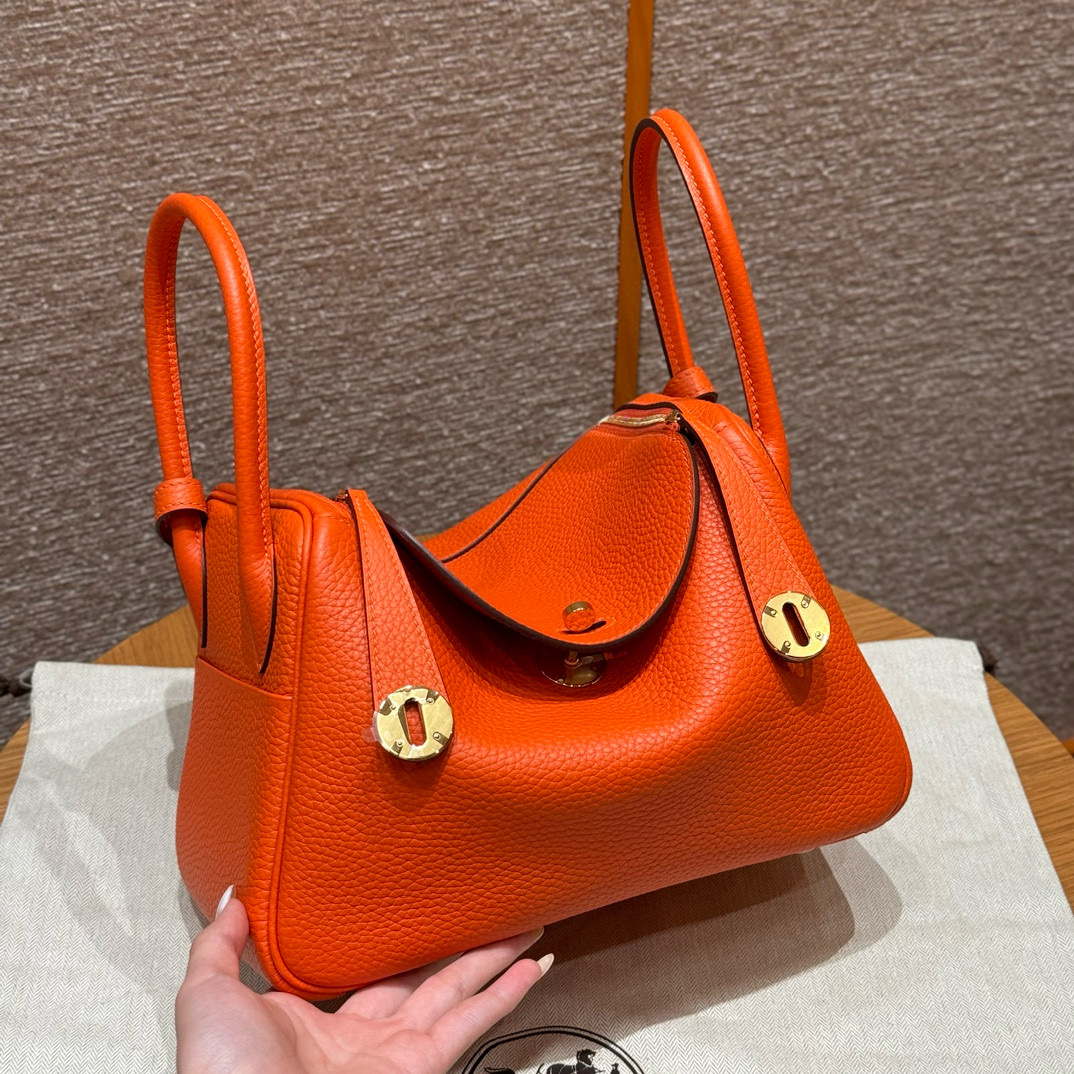 Hermes Feu Clemence Lindy 26