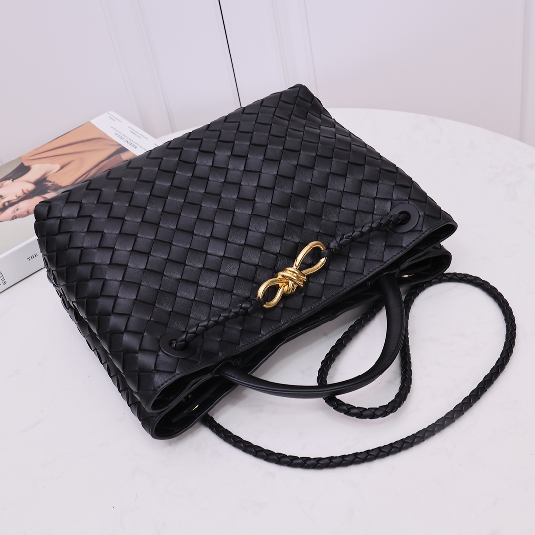 Bottega Black Medium Andiamo Top handle bag