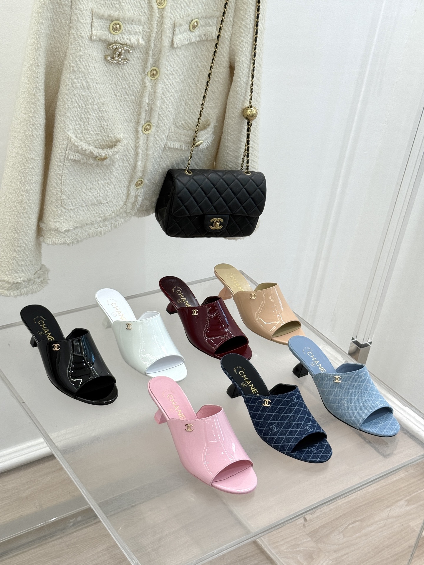 Chanel 26P CC Logo Patent Leather & Denim Quilted Open Toe Sculpted Block Heel Mule Sandals - KAIROO