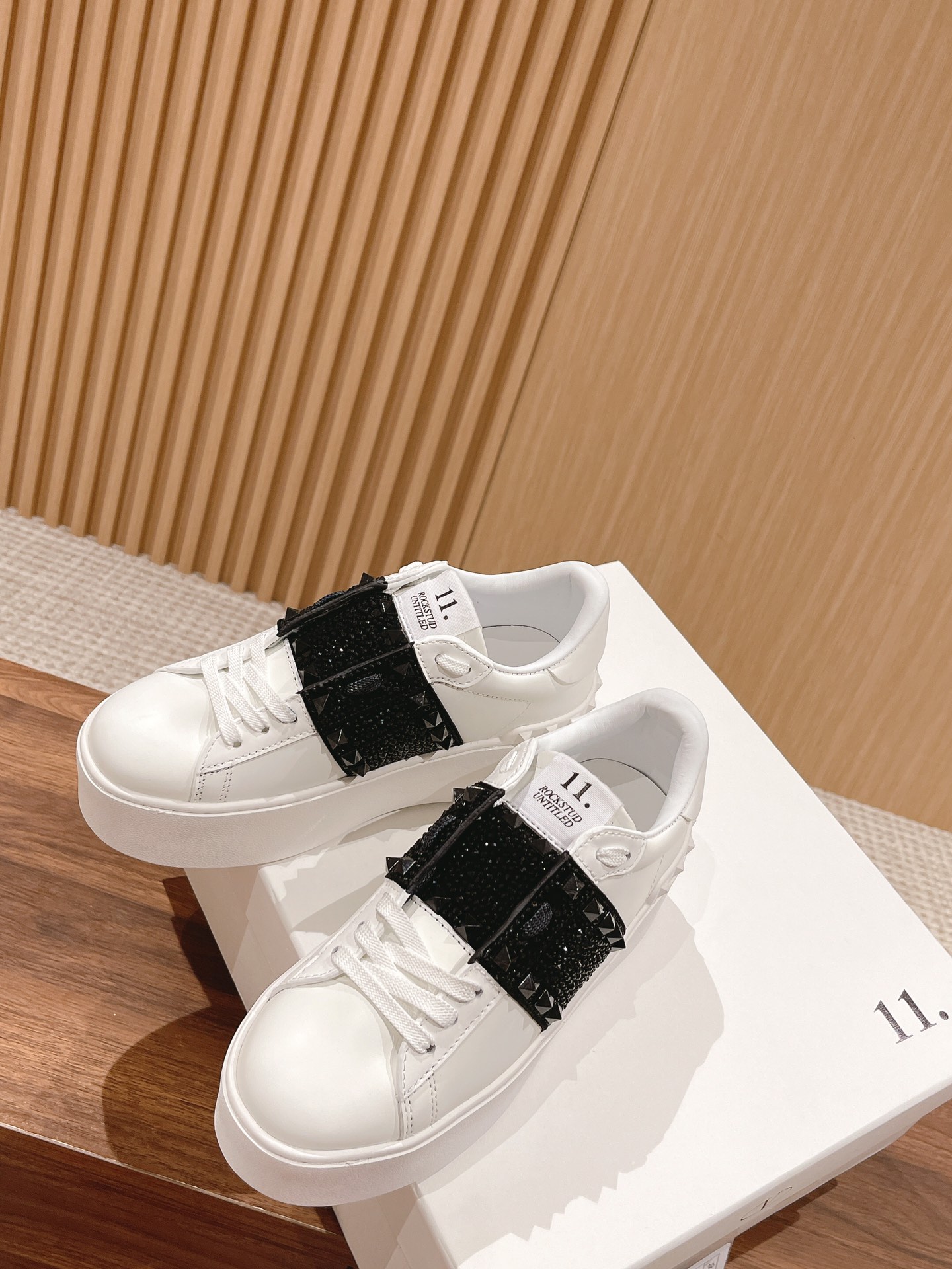 Valentino Garavani White Leather Black Crystal Band Rockstud Untitled Low Top Platform Sneakers - KAIROO