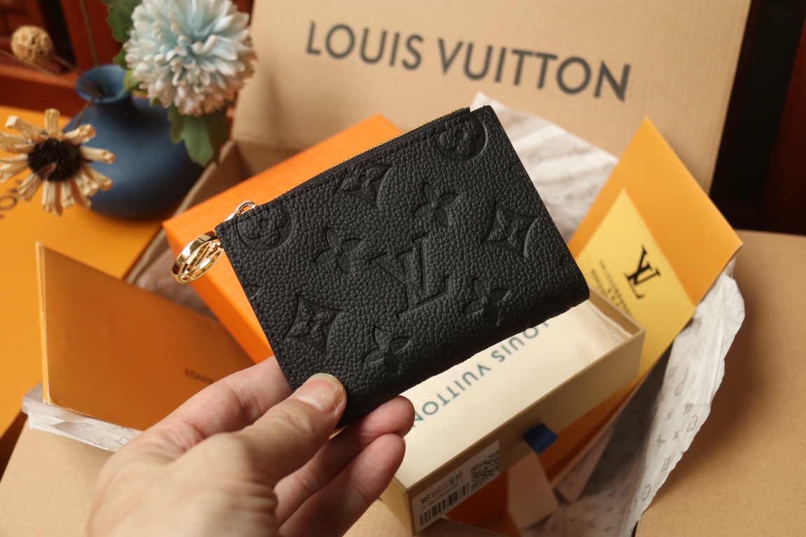 M83365 LV Lisa Wallet Black Monogram Empreinte leather