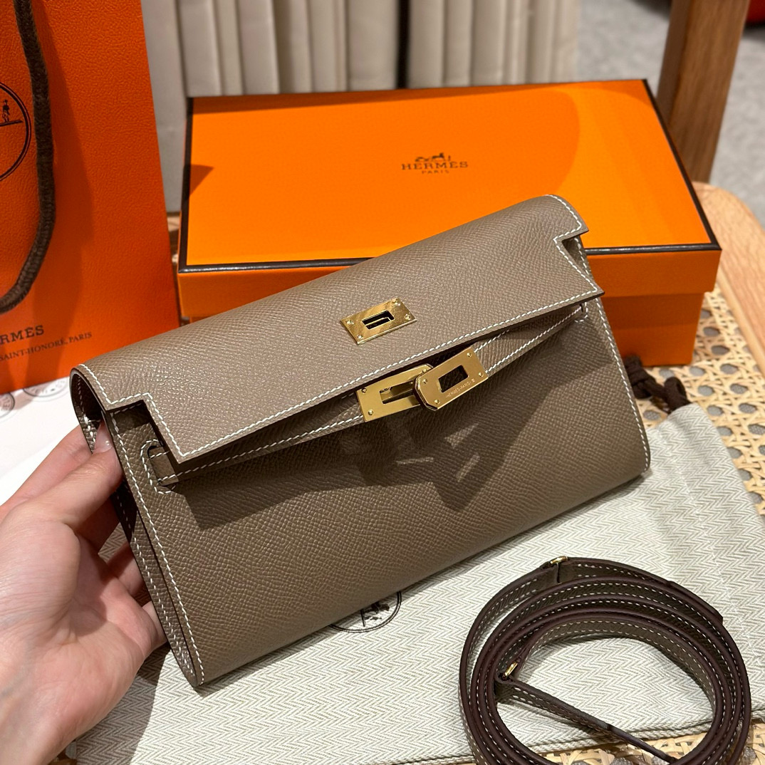 Hermes Etoupe Epsom Kelly-To-Go Wallet