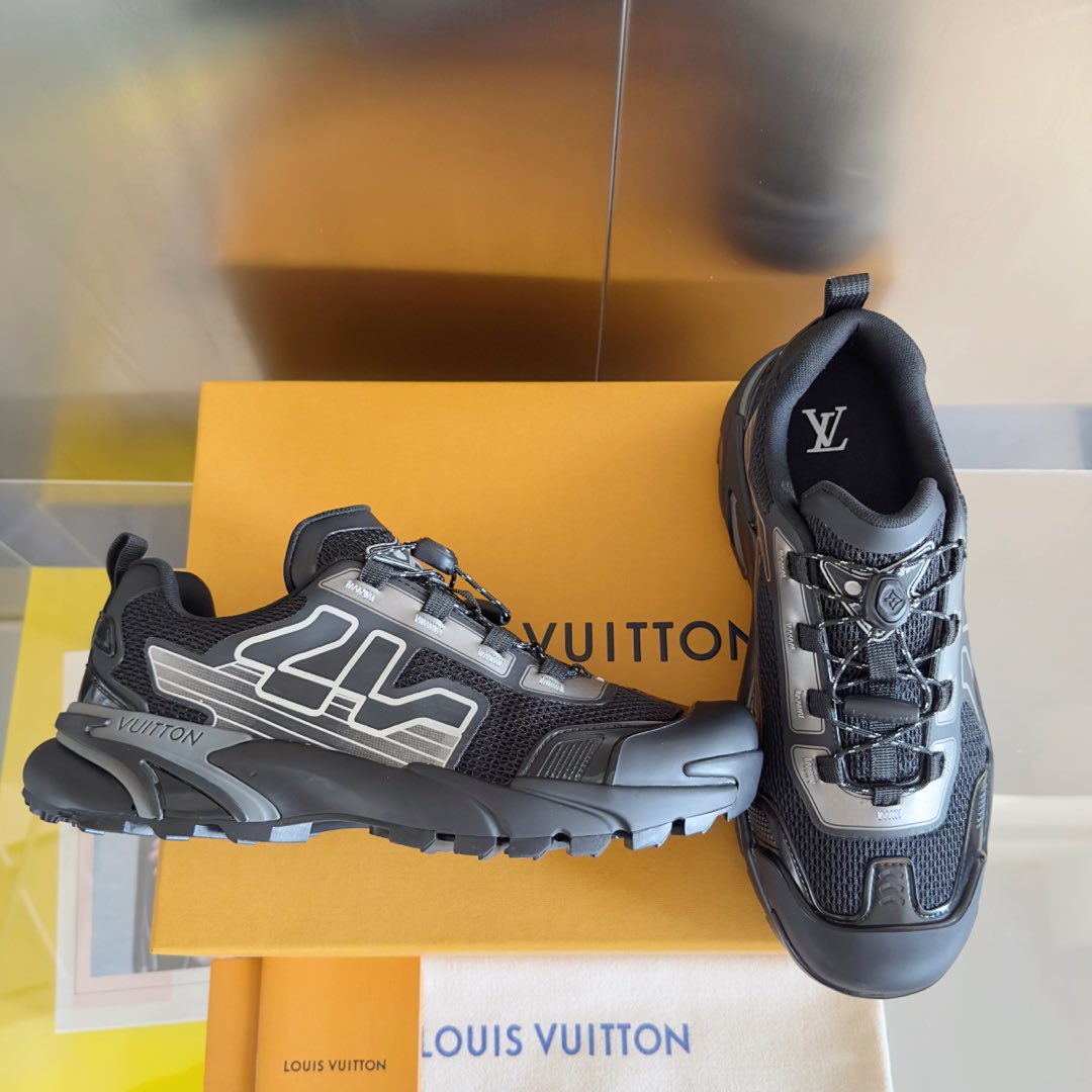 Men's LV Runner Tatic Sneaker