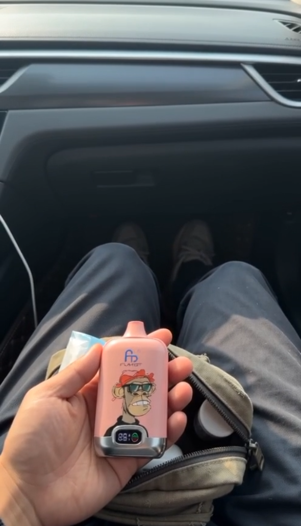 Customer photo with Fumot