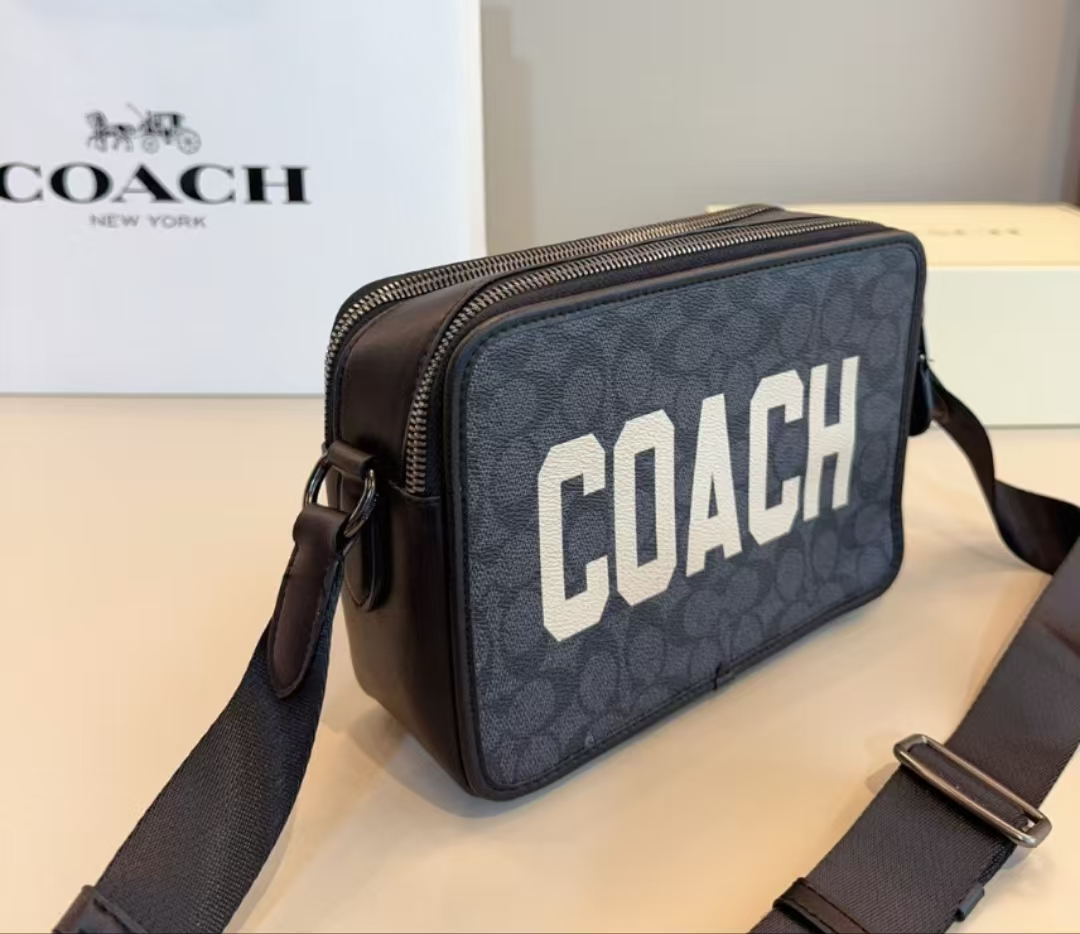 GUCCI Graham Black Classic Men's Bag