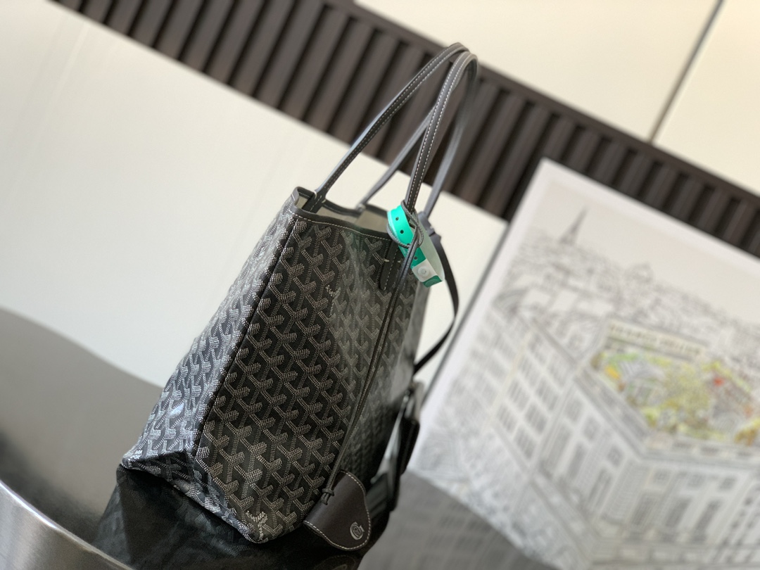 Goyard Saint Louis PM Tote in Grey