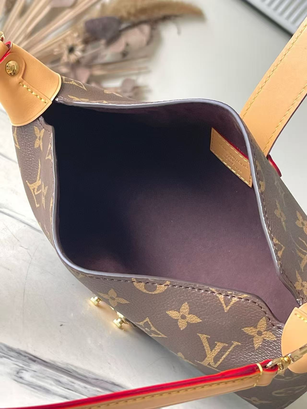 Louis Vuitton LV POCHETTE MIA Bag