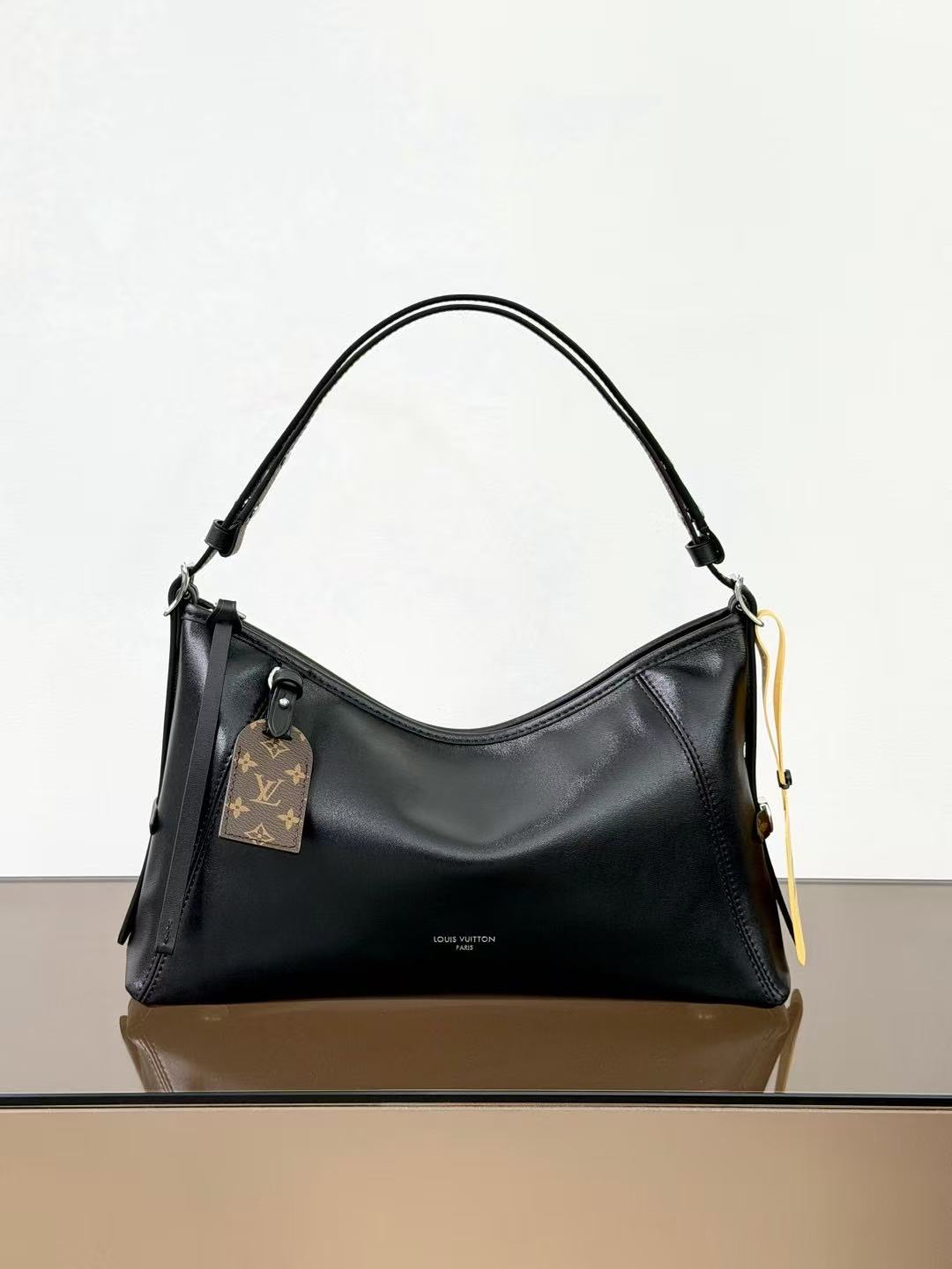 Louis Vuitton LV CARRYALL EAST WEST Bag