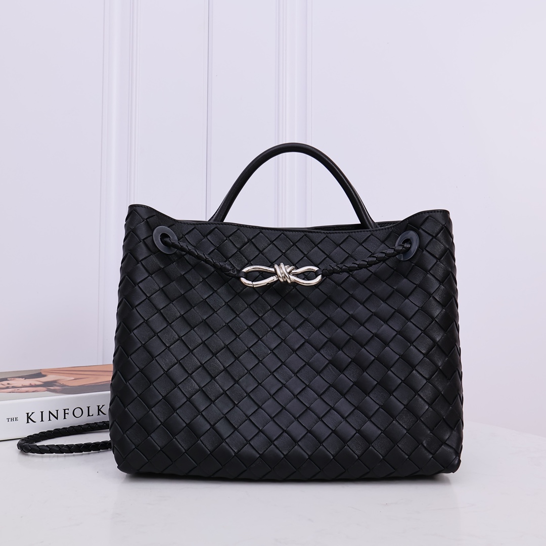 Bottega Black Medium Andiamo Top handle bag