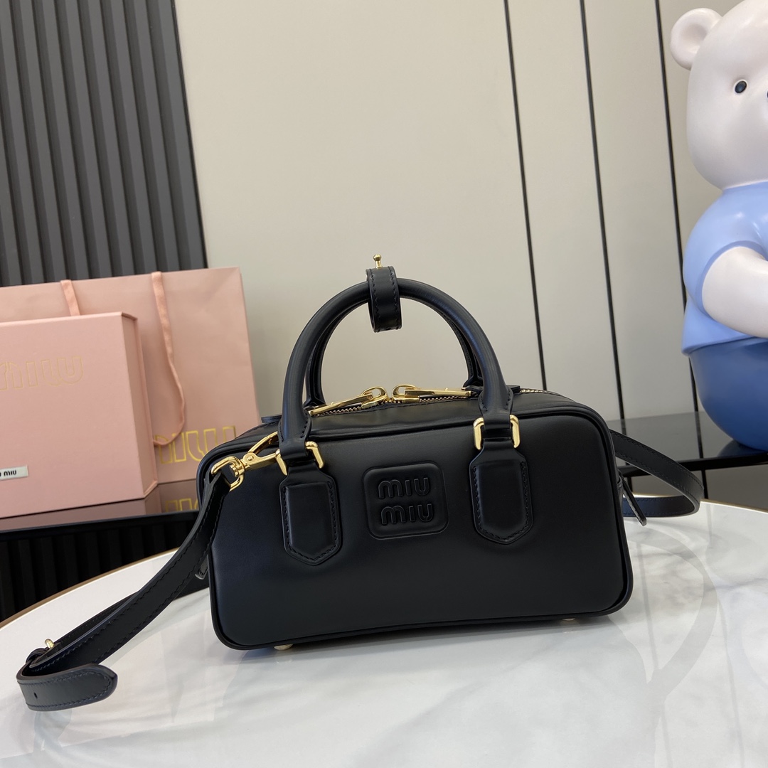 Miu miu Black Medium Aarcadie Leather Bag 5BB142