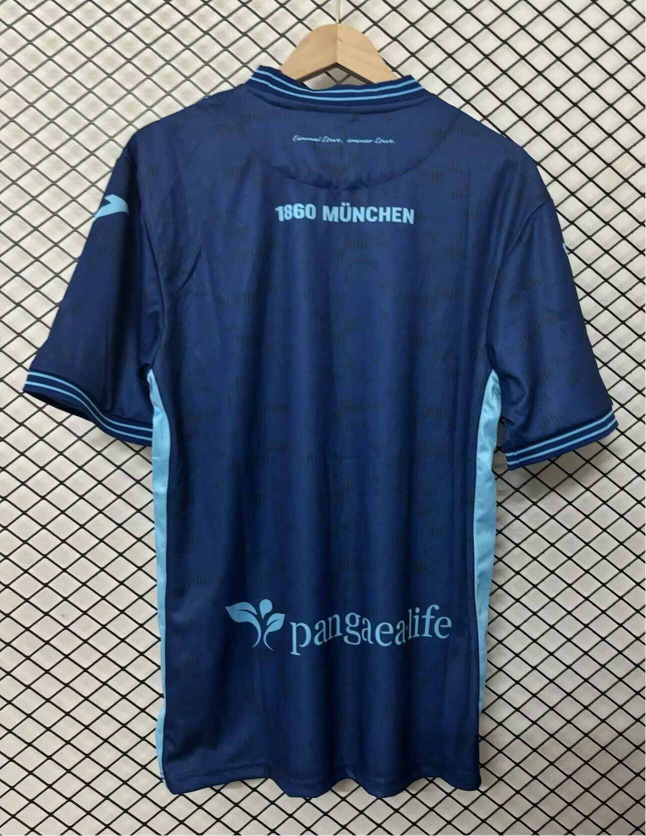 2526 Munich 1860 Away Fan S-4XL