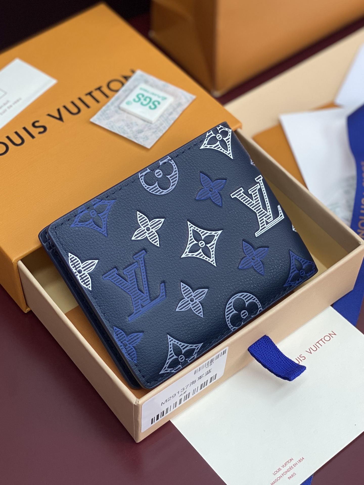 M29137 LV Men's Multiple Wallet Navy Blue Monogram Shadow Calfskin