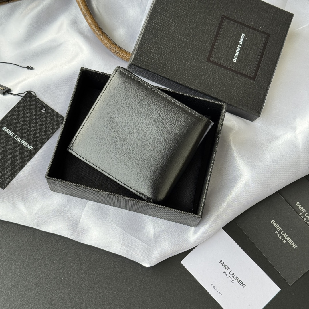 Saint Laurent Black Cassandre East-west Wallet in Smooth Leather
