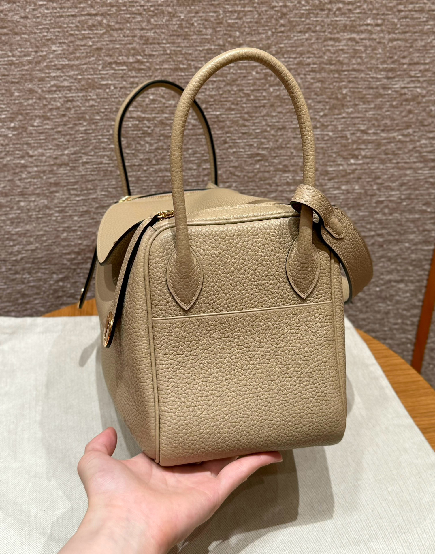 Hermes Trench Clemence Lindy 26