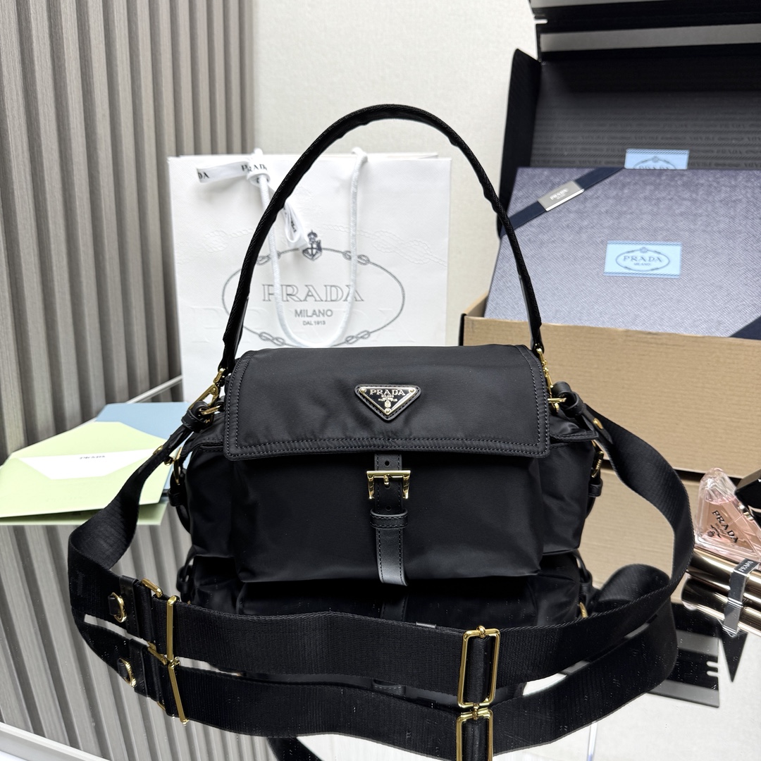 Prada Explore medium Re-Nylon shoulder bag with flap-Black 1BD394