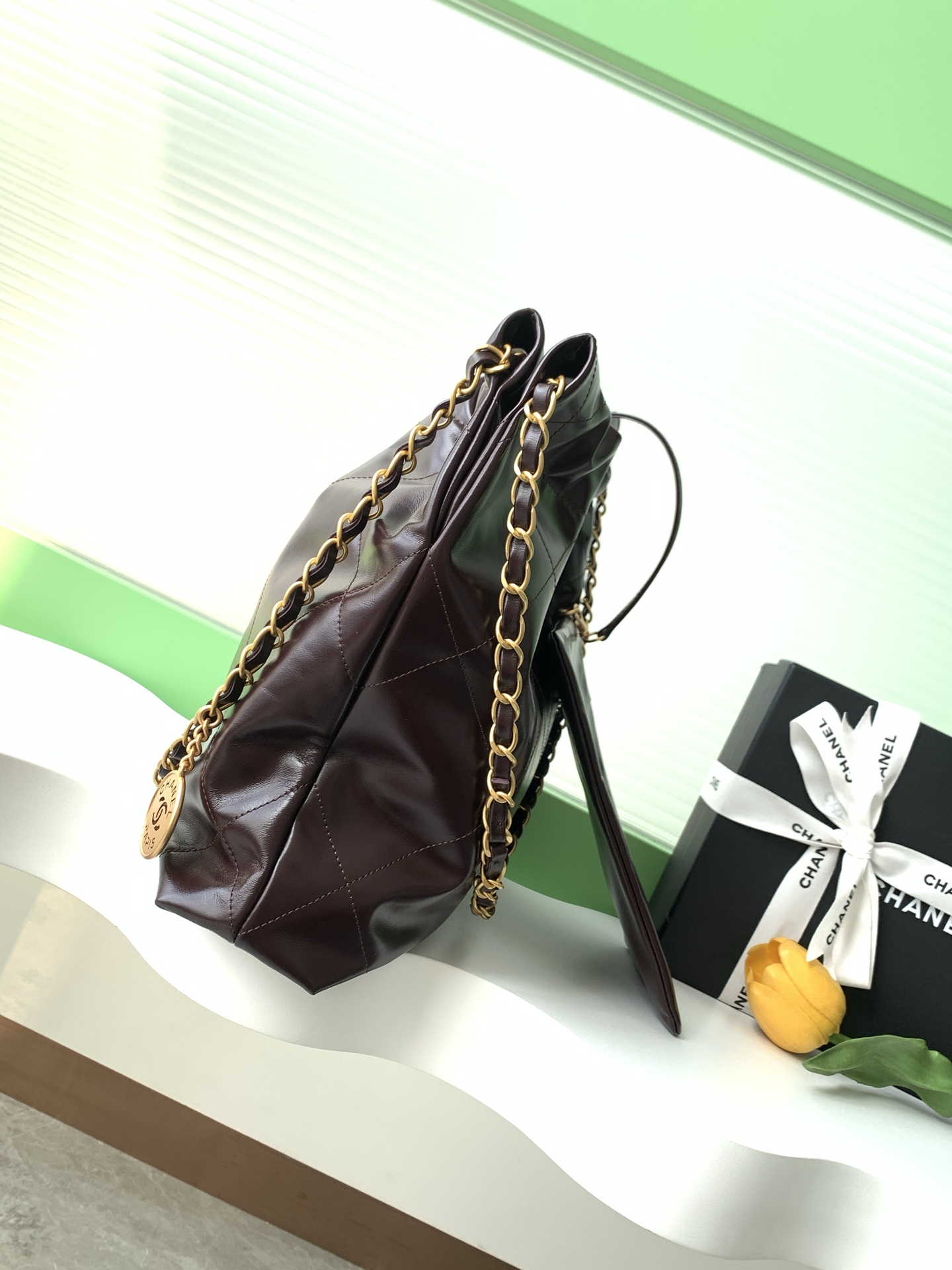 Chanel 22 Small Handbag in Bordeaux Shiny Calfskin  AS3260