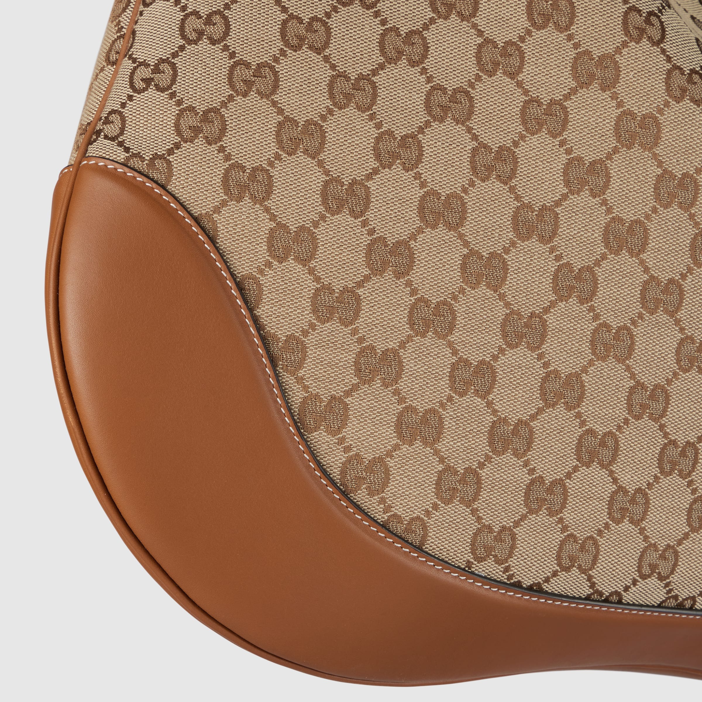 Gucci B Maxi shoulder bag