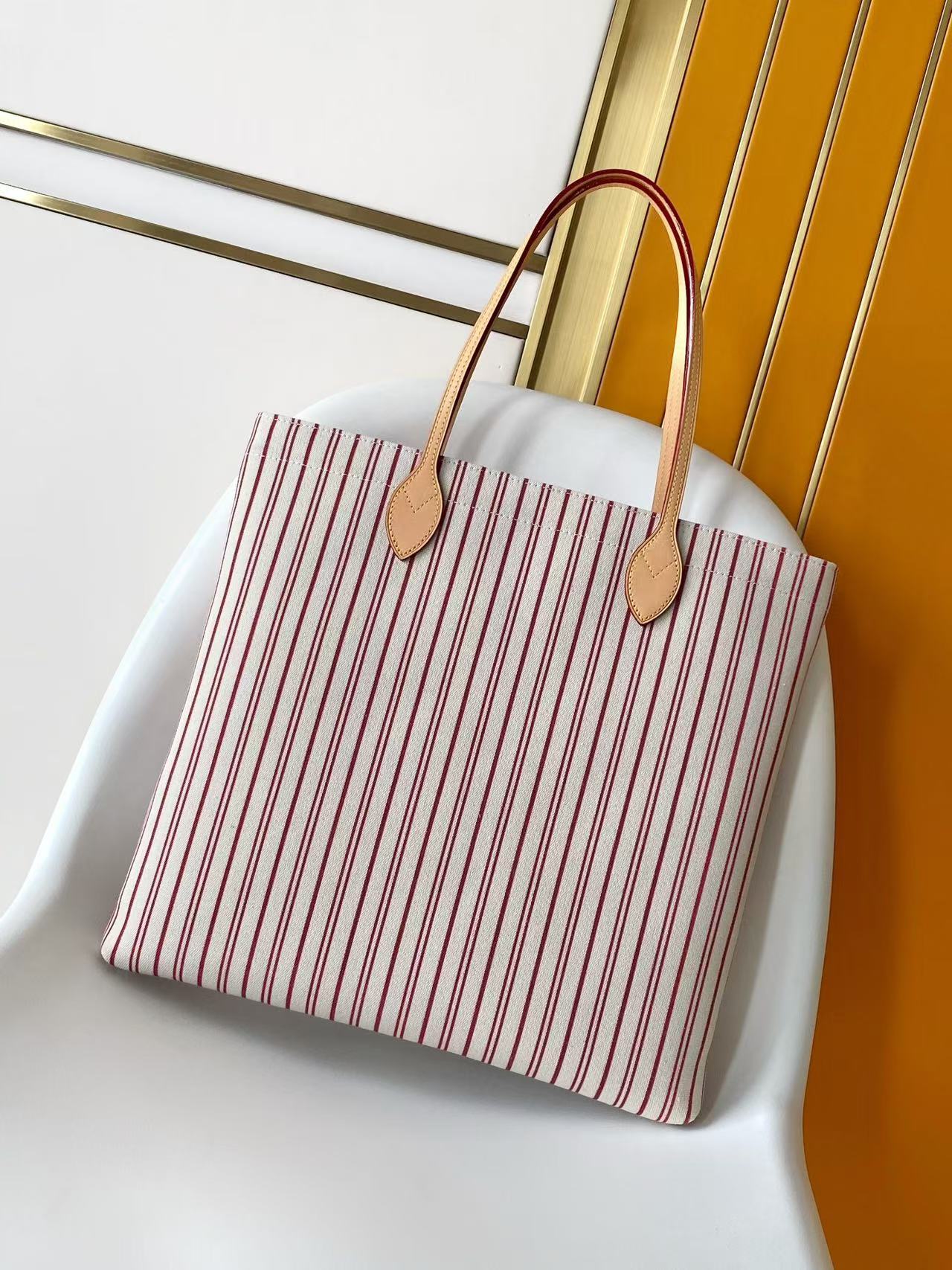 Louis Vuitton LV new canvas handbag