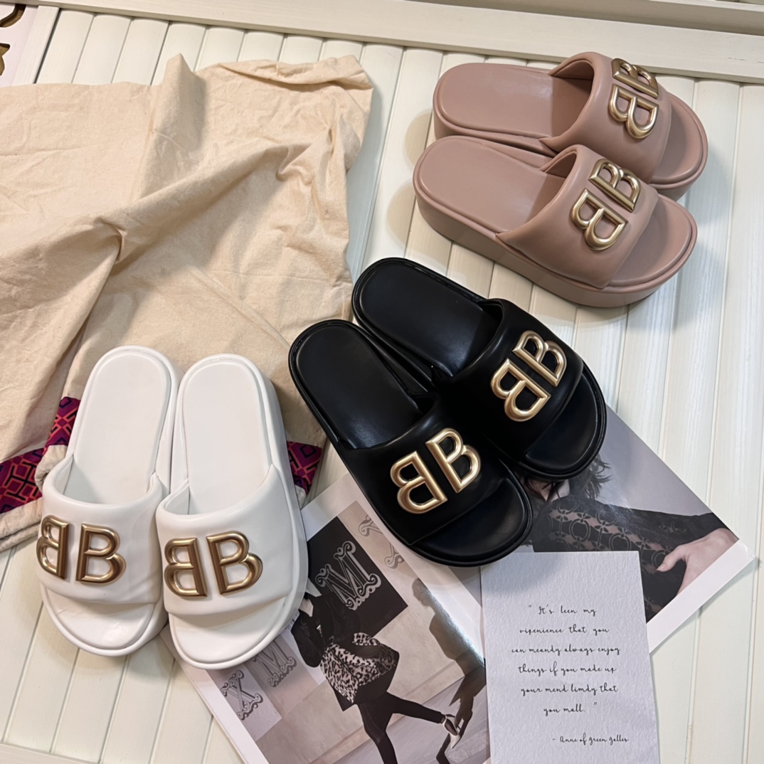 Balenciaga Padded Leather 3D Gold BB Logo Platform Slippers - KAIROO