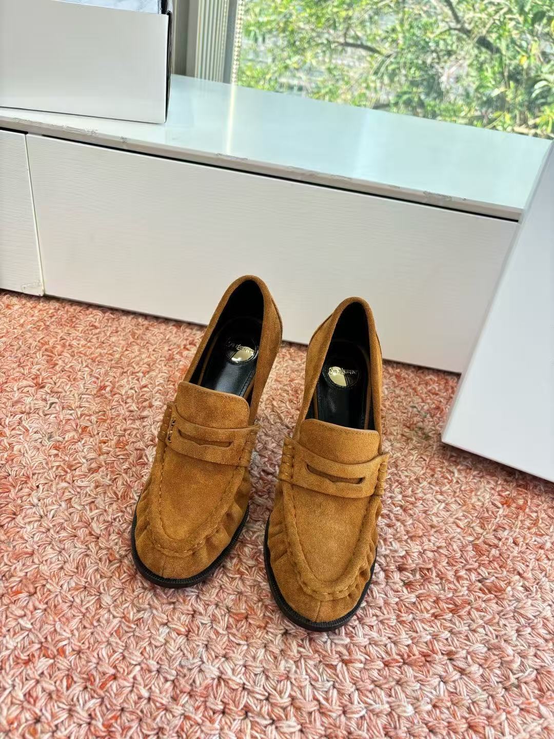 Saint Laurent Le Loafer Pump