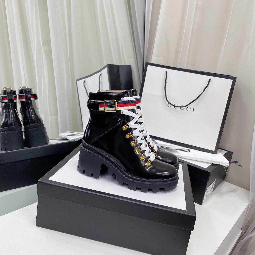 Gucci Anklet Boots in Shiny leather