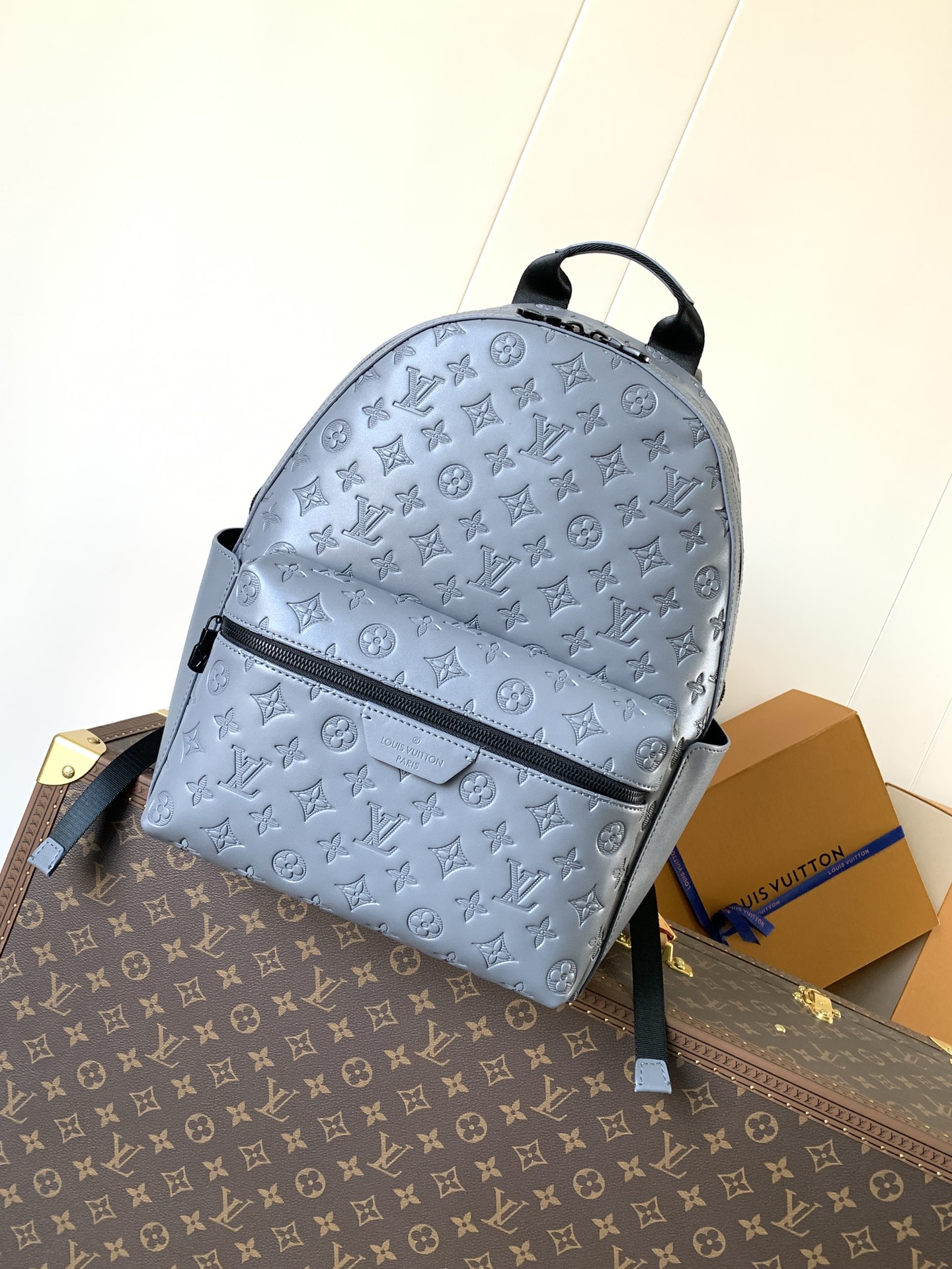 LV Men's Collection Bag M46557  Discovery Backpack PM