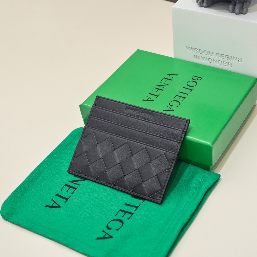Bottega Veneta Card holder in Black Intreccio Leather