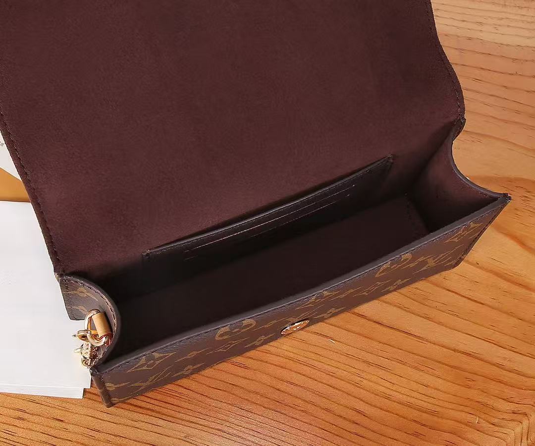 Louis Vuitton LV Lily On Chain Bag
