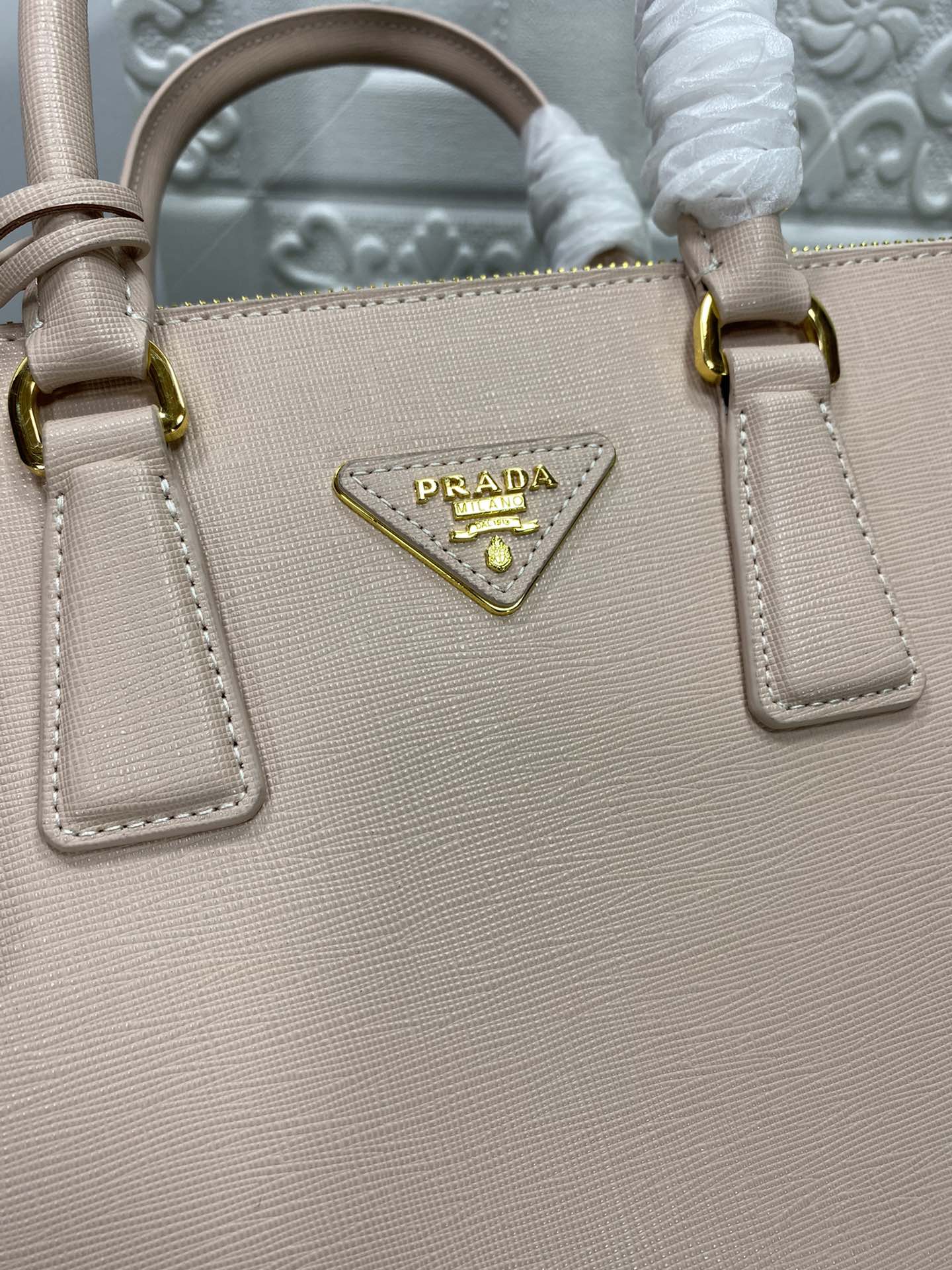 Prada GALLERIA 32 BAG IN BEIGE SAFFIANO LEATHER