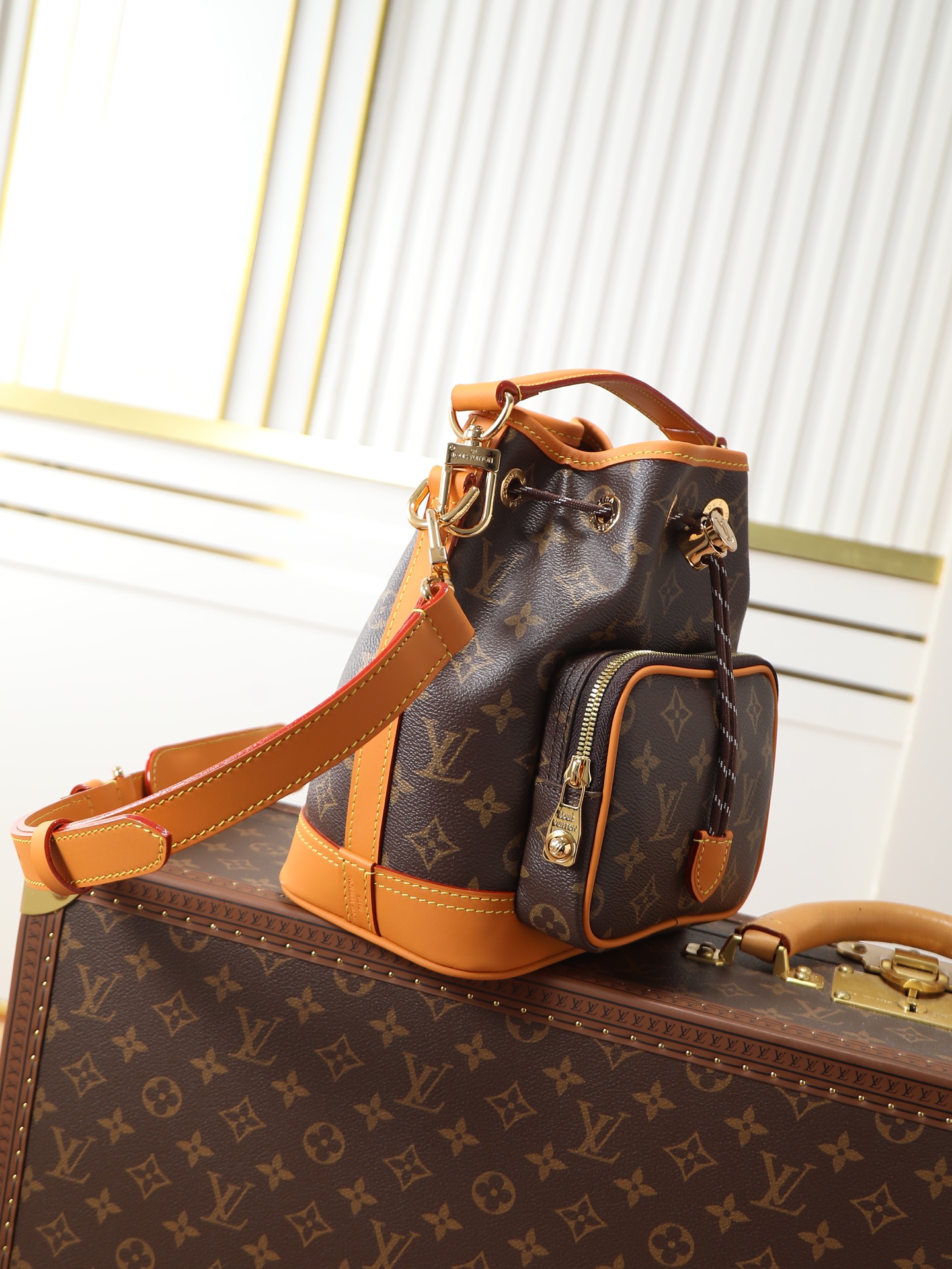 Louis Vuitton new No é Cargo bucket bag