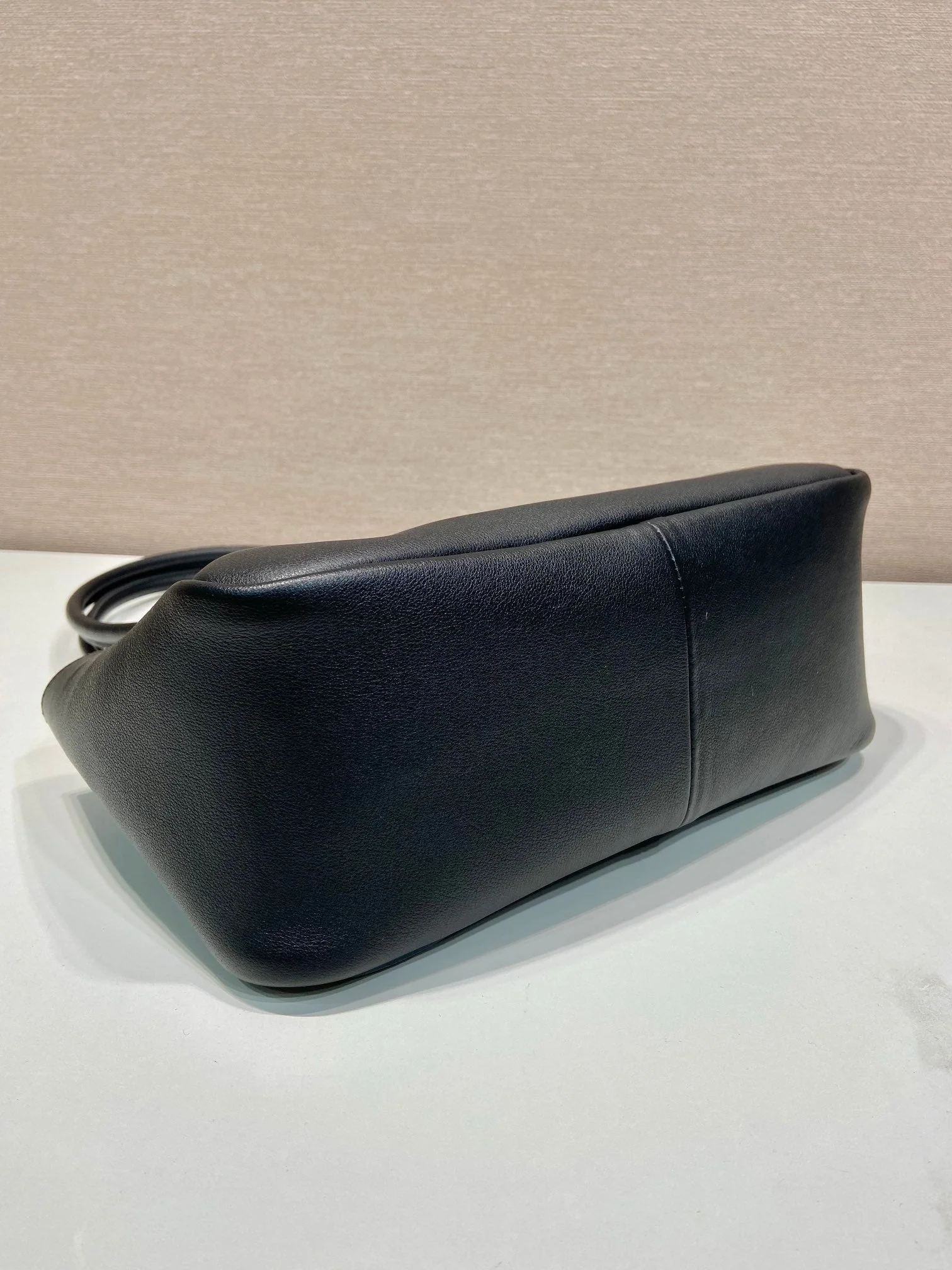 Prada  28 LARGE BLACK CALFSKIN HANDBAG