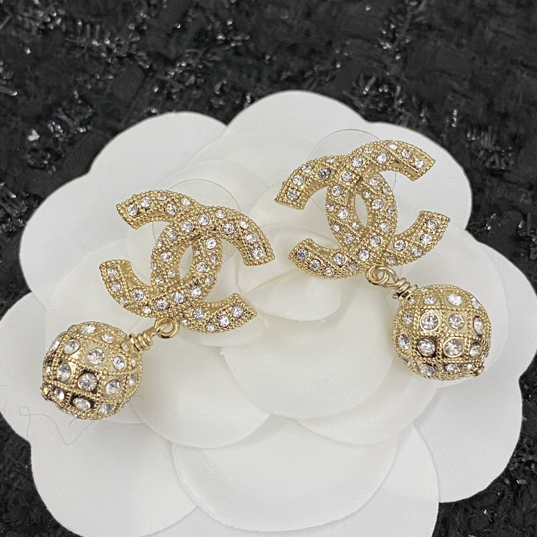 Chanel Fashion Earrings