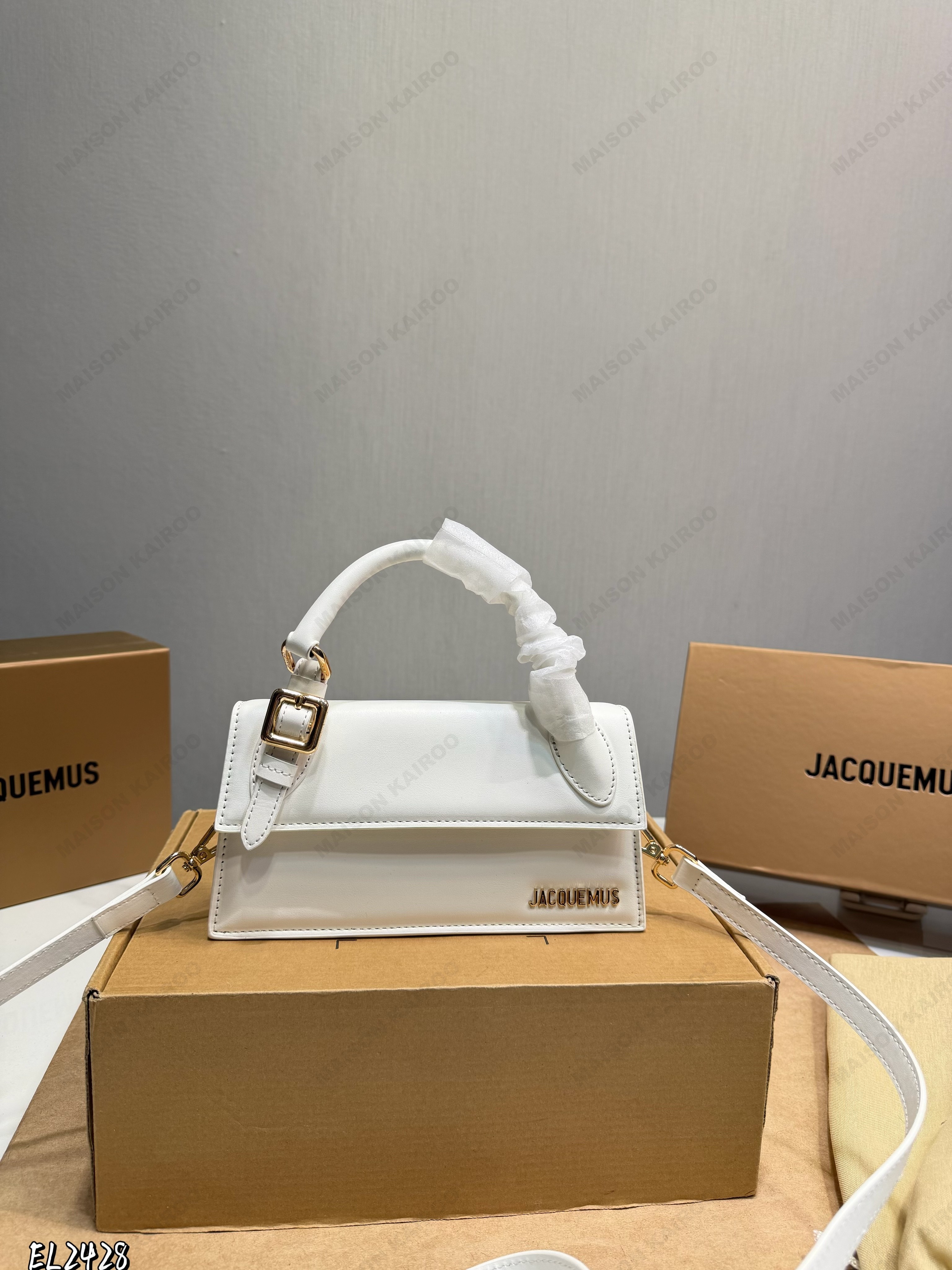 Jacquemus The long Chiquito East West Buckle Adjustable Handle Smooth Leather Flat Crossbody Bag - KAIROO