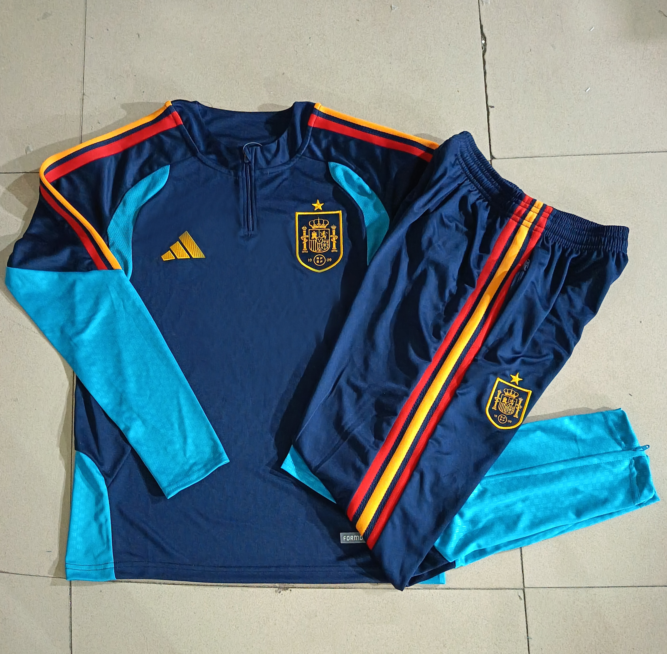 Spain Kids Training Suit 26/27 | Soc Jersey - Premium Football Jersey