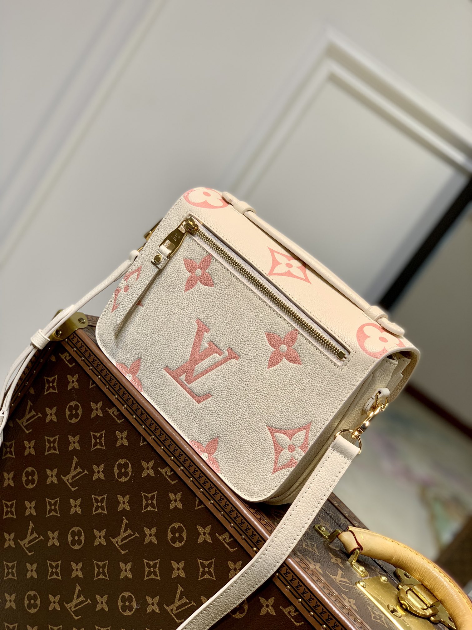 Louis Vuitton LV Pochette Metis M45573