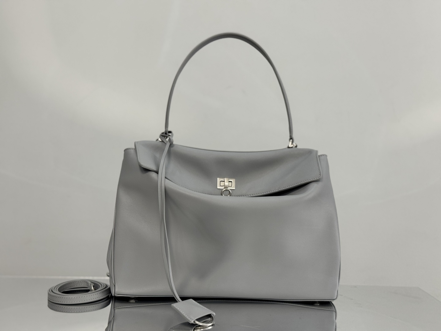 𝐁alenciaga Women's Rodeo Handbag Medium Bag in Grey