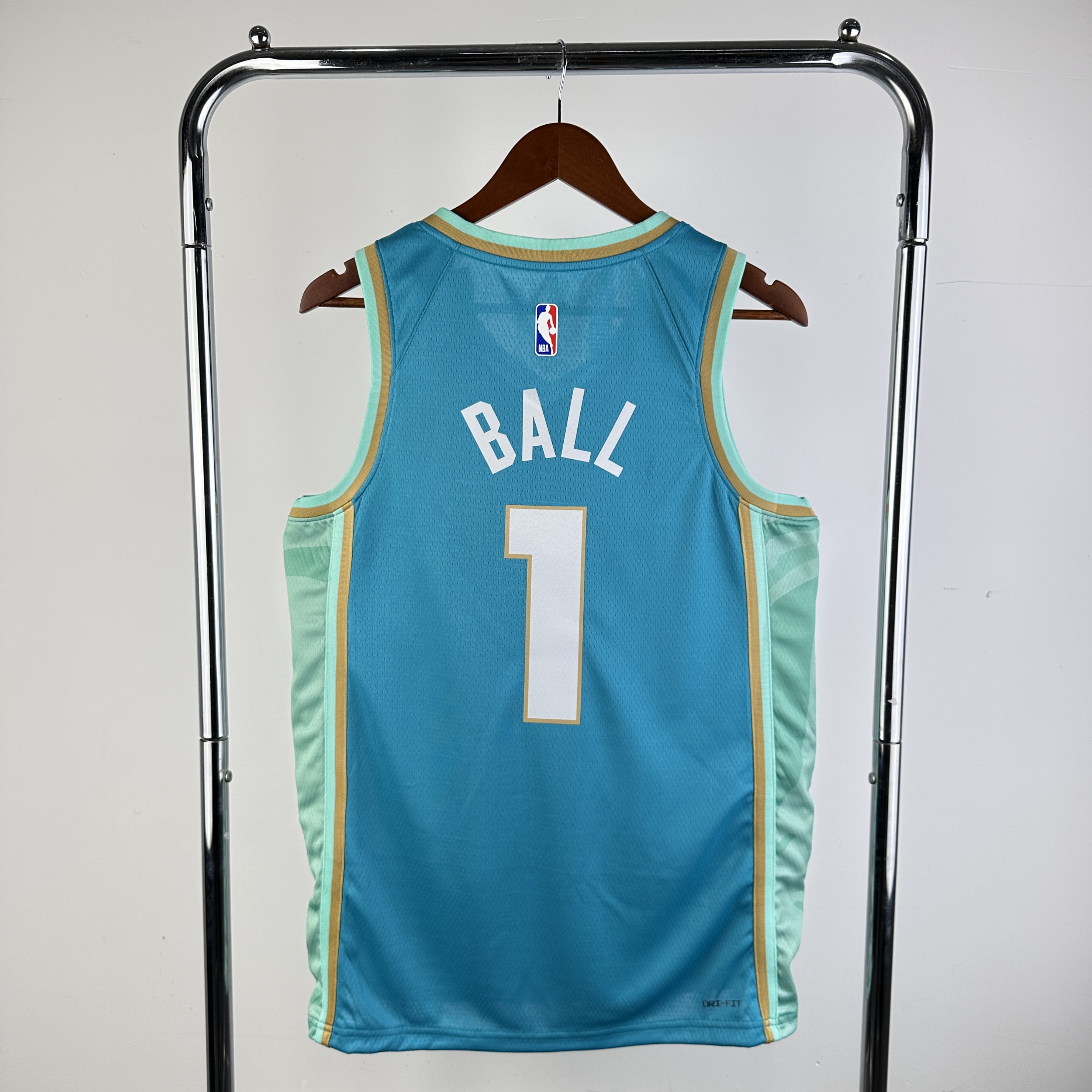 24 Season Hornets City Edition No.1 Ball