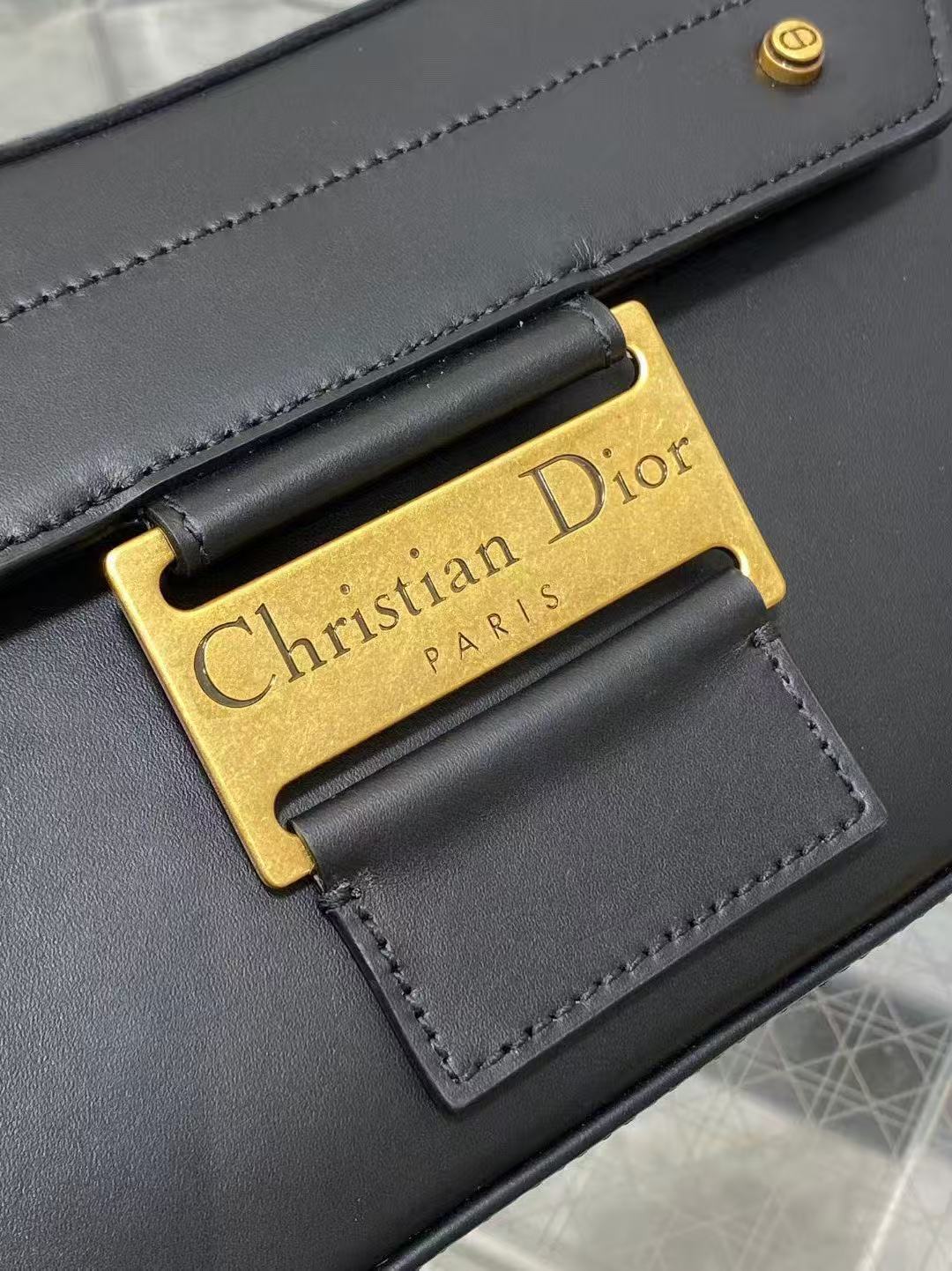 Dior Spring/Summer New street chic collection crossbody bag